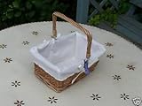 TRADITIONAL SMALL WICKER CARRY BASKET WITH LINER