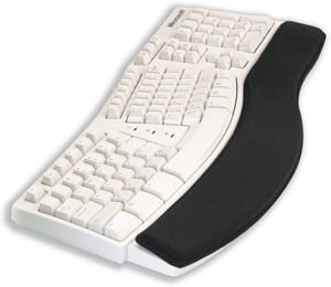 MMMWR314MB Curved Ergonomic Keyboard Gel Wrist Rest  Black