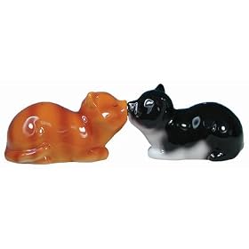 KISSING CATS Kittens SALT and PEPPER SHAKERS New Gift by Westland Giftware