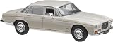 Review Vanguards  / Diecast Model Jaguar XJ6 Series I in Old English White