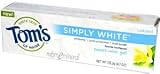 Simply White, Fluoride Toothpaste, Sweet Mint Gel, 4.7 oz (133.2 g) by Tom's of Maine