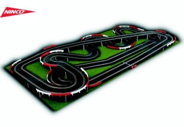 Ninco Master Track Asphalt (12.8M) Plastic Case Set