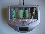 LCD DISPOSABLE ALKALINE BATTERY CHARGER NiMH NiCd AA AAA C D 9V