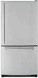 22 Cu.Ft. Total Capacity Swing Freezer Door : white