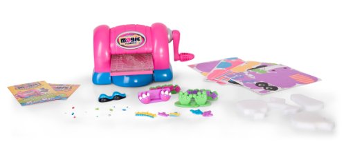 Imagen 1 de Famosa Arts & Crafts Magic fabric Super Style Creation Studio - Set con máquina prensadora para crear muñecos
