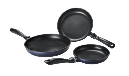 Karcher 121855 Induktions-Pfannen Set - hochwertiges 3-teiliges Induktion Aluguss Pfannen Set - Teflon® Classic beschichtet - dunkelblau Karcher 121855 Induktions-Pfannen Set - hochwertiges 3-teiliges Induktion Aluguss Pfannen Set - Teflon® Classic beschichtet - dunkelblau