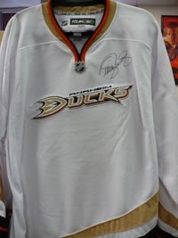 Selanne, Teemu Autographed/Hand Signed Replica Anaheim Ducks Jersey