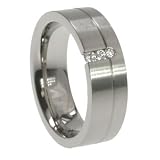 316L Stainless Steel Ring with cubic zirconia. Width: 4mm