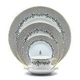Vera Wang Holly Wreath 5-Piece Place Setting