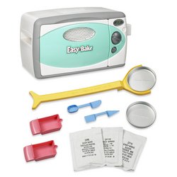 EASY BAKE OVEN by Hasbro