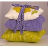 She Loves Me Pillow Pack