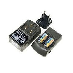 Ladeger�t + 2 St�ck Li-Ion Akku f�r CR123