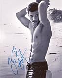 Shirtless Taylor Lautner Signed Gq 8x10 In-person