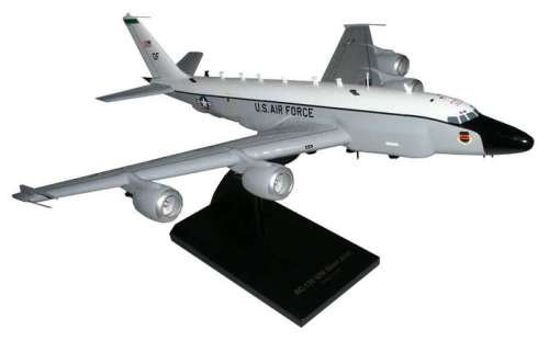 31hexN%2BK1VL RC 135V/W Rivet Joint Wood Model Airplane