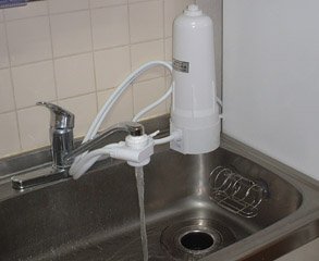 Cover image : 医王石ミネラル浄水器「ネボトンの水」 60°Cまでお湯OK、連続11年使用可能