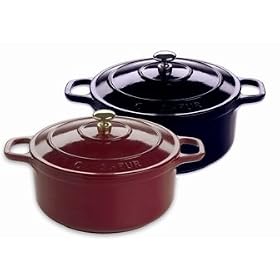 Paderno World Cuisine 13.75 by 10.5 Inch Black Oval Dutch Oven by Paderno World Cuisine