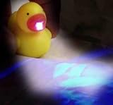 Outdoor Living : CUTE DUCK Light Up KEYCHAIN With Sound FX