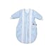 ODENW�LDER Schlafsack Prima Klima Jersey
KOLLEKTION 2010/11
- Ma�e: 90 cm
- Farbe: Karo blau
Die 
neuartigen Schlafs�cke mit Klima-System!
Um allen Schlafbed�rfnissen gerecht zu werden, gibt es 
unseren Klassiker jetzt neu mit langen, herrauskn�pfbaren �rmeln. Der Unterarmschutz liegt extra 
tief und verhindert so das Herausrutschen des �rmels und unterbindet gleichzeitig Druckstellen.
Das 
Material ist kuschelweich und einfach wunderbar angenehm. Schon beim Anziehen genauso entspannend 
wie das Schlaflied aus der Spieluhr. Da brauchen kleine Wonneproppen keine zus�tzliche Decke mehr 
und die Erstickungsgefahr wird erheblich verringert.
ClimaBalance-Zonen: Die neuartigen und 
wissenschaftlich gepr�ften ClimaBalance-Zonen schaffen ein nat�rliches Klima, indem sie eine normale 
Luftzirkulation erm�glichen. Temperatur und Feuchtigkeit regulieren sich dadurch wie von selbst und 
verhindern gef�hrliche Hitze- und Feuchtigkeitsstaus. Die K�rpertemperatur bleibt im Optimalbereich 
und die R�ckenlage wird erleichtert. ClimaBalance verhilft Babys zu einem gesunden und sicheren 
Schlaf.
Produkteigenschaften:
- Weiches, Baummwoll-Jersey zum Wohlf�hlen
- Wolkenweiche F�llung aus 
Wohlf�hlfaser
- Gepr�ft nach �ko Tex Standard 100
Der besondere Vorteil:
- In den Schlafs�cken sind 
neuartige Klimazonen eingarbeitet, die eine nat�rliche Luftzirkulation gew�hrleisten
- Temperatur 
und Feutigkeit werden automatisch reguliert
- Gef�hrlicher Hitzestau wird dadurch vermieden
- Eine 
zus�tzliche Bettdecke ist nicht erforderlich, somit auch keine Erstickungsgefahr
- Mit einzigartigem 
Rei�verschluss-Schutz (Deutsches Gebrauchsmuster)
- Druckkn�pfe an den �rmeln, um diese abzukn�pfen