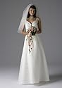 Brautkleid mit Perlen von Laura Scott ivory