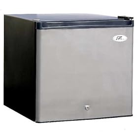 Sunpentown Upright Freezers