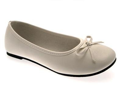 NEW GIRLS CHILDRENS KIDS WHITE SHOES BALLET PUMPS WEDDING BRIDESMAID FAUX LEATHER SIZES 10/28 - 2/34 JUNIOR