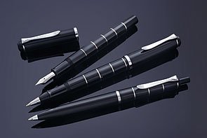 Pelikan Tradition Series 215 Black Ballpoint Pen - 948307 Pelikan Tradition Series 215 Black Ballpoint Pen - 948307