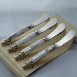 Cypress Home Mother of Pearl Spreader Set of 4 by Cypress