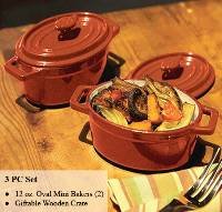 NapaStyle Enamel Cast Iron 12-ounce Covered Mini Oval Pan Set with Wood Crate Terra Cotta with Natural Interior (50219)