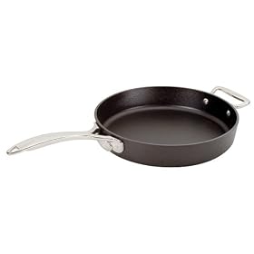 Lodge Cast-Iron 10" Skillet - Black by Lodge