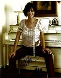 Bell, Catherine - Signed 8x10