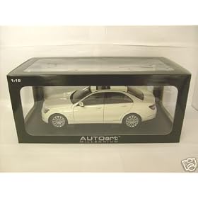 Mercedes-Benz C-Class Elegance 1/18 White