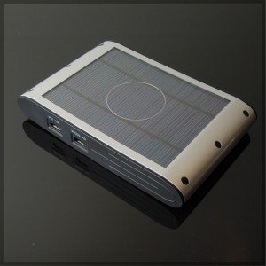 13 200 mAh Computer Tablet iPad iPhone 4 4S Nokia SE USB Travel Solar Charger, SBC21