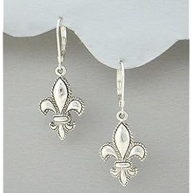 Fancy 00 Fleur De Lis Antiqued Silver Dangle Earrings (Style1)