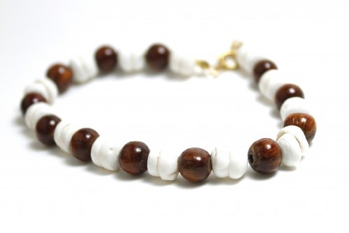 Koa Wood & Puka Shell Bracelet