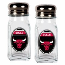 NBA Chicago Bulls Salt and Pepper Shaker Set with Crystal Coat