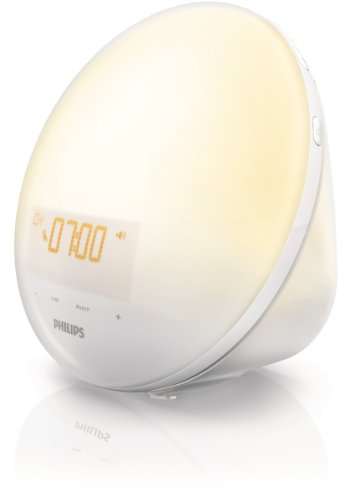 The simulated sunrise of the Philips Wake-Up Light provides a more natural waking experience and improved morning energy levels. The warm yellow light begins 30 minutes prior to your alarm time, increasing in intensity as your chosen waking time approaches.