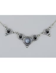A Delightful Sterling Silver Gemstone Necklace Featuring Grey Moonstone and Black Onyx