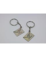 niceeshop(TM) Personalized Arrow Through the Heart Love You Engraved Letter Couple Keychain Set,Silver