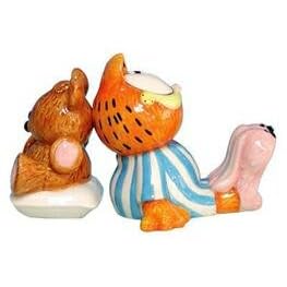 Garfield And Pooky Salt & Pepper Shakers