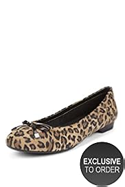 Footglove™ Fashion Leather Wide Fit Bow Pumps