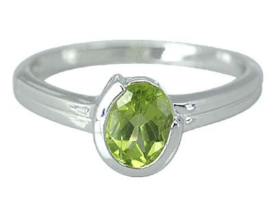 Oval Shape 1.25 carat Peridot Ring Size 10 in 