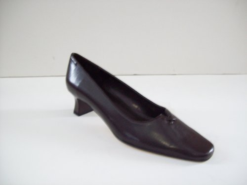 Mezzo 'Regatta' Leather Flare Pump (6M Tmoro)