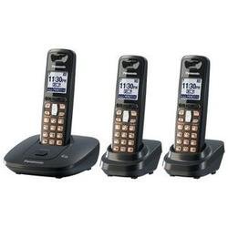 Panasonic DECT 6.0 Expandable Cordless Telephone with 3 Handsets (KX-TG6413T)