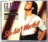 GLENN MEDEIROS & BOBBY BROWN. SHE AINT WORTH IT. 1990 3 TRACK REMIXES CD SINGLE