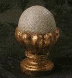 Finial Showcase Antique White and Crackle Gold Ball Finial- R29/R29