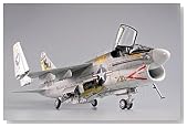 1/32 USS A-7E �R���Z�AII 02231