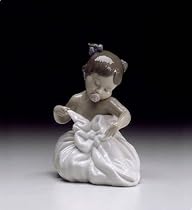 Nao by Lladro "My Blanky!" Figurine