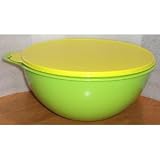 Tupperware 4-Quart Thatsa Bowl