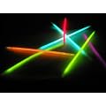 100 x Knicklichter Leuchtst�be Glowsticks 6 Farben Neon