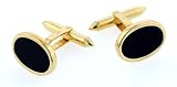 Elegantly styled 18kt yellow gold cufflinks set with onyx